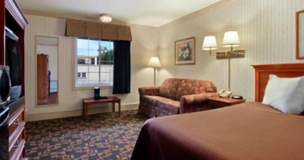 Howard Johnson By Wyndham Hershey Ngoại thất bức ảnh
